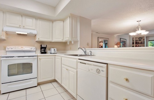 Hilton Head Island Condo | Ocean One 502 - Beachside 5th Floor Condo
