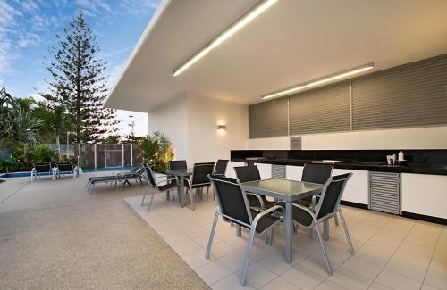 Broadbeach Apartment | Ocean Pacific Resort - Official