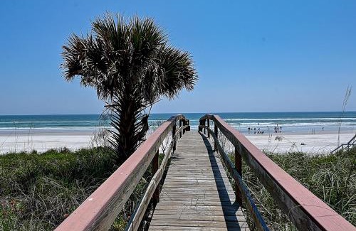 Crescent Beach House | Ocean Paradise