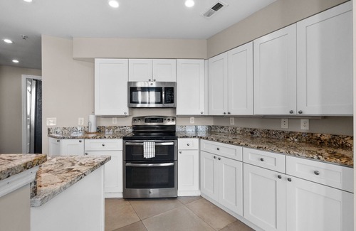 Myrtle Beach Condo | Ocean Pearl: 7 BR Oceanfront Condo with Pool