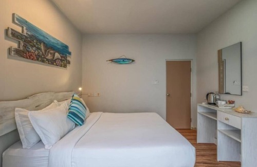 Maafushi Hotel | Ocean Pearl : Deluxe Double Room with balcony