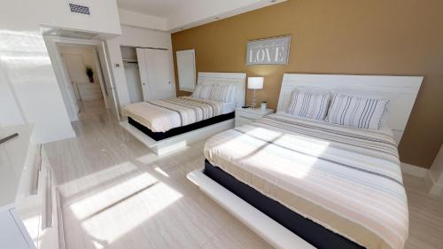 Sunny Isles Beach Apartment | Ocean Reserve Condo by FlatsAway