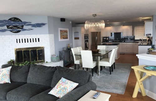 Crescent City House | Ocean's Edge-Ocean front home!
