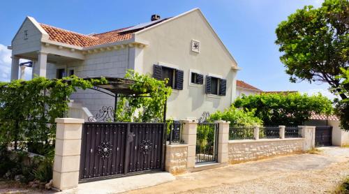 Supetar Villa | Ocean's Serenity