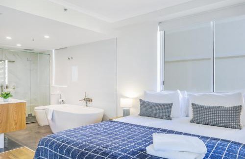 Main Beach Resort | Ocean Sands Resort