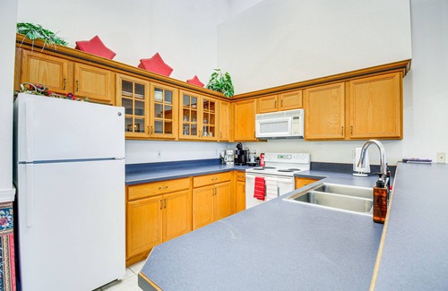 Ocean Shores Condo | Ocean Shores Condo Rental w/View - Walk to Beach!