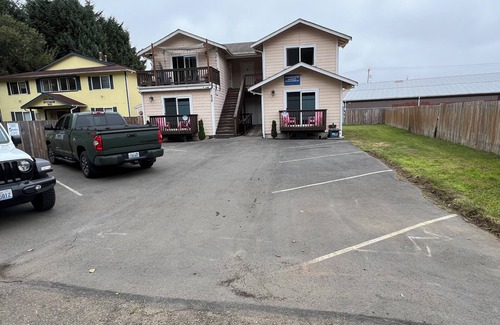 Ocean Shores Apartment | Ocean Shores studio with kitchenette-minutes from beach-Anchor Ashore Condo #4