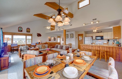 Salvo House | ocean-side home w/private hot tub, washer/dryer, central A/C, sundecks, fast WiFi