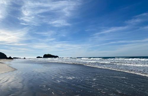 Bandon House | Ocean Song