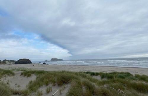 Bandon House | Ocean Song