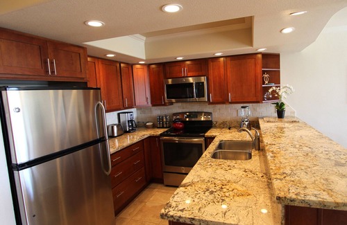 Kihei Condo | Ocean/Sunset View, Updated, Steps to Kamaole II & III beach, 150+ 5-star reviews