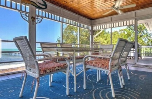 Marathon House | 🌇 Ocean Sunset Views with Pool and Dock 🌇
