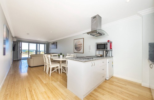 Lancelin House | Ocean Surf - Luxury Beachside Accomodation