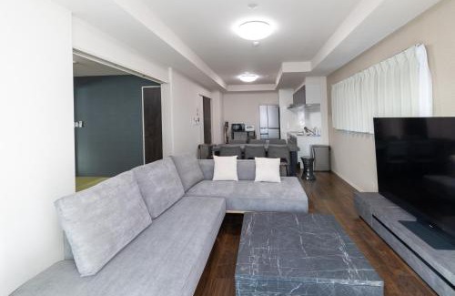 Shinsekai Apartment | Ocean Tsutenkaku