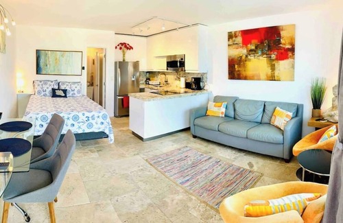 Lauderdale-by-the-Sea Apartment | Ocean View Paradise Beach Front