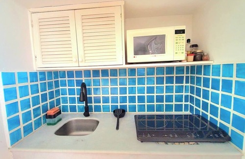 South Hotel Zone Condo | Ocean View 2BR Condo, One Block from the Beach in the Hotel Zone