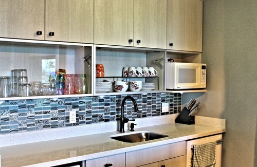 Kihei Condo | Ocean View 2BR top floor unit with Central AC, wifi