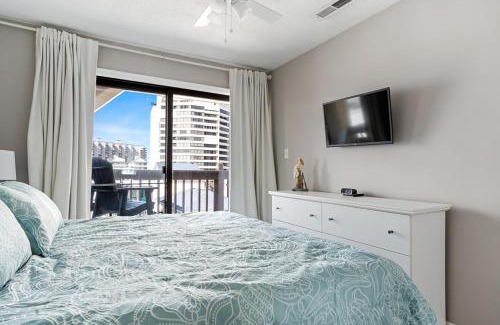 Ocean City House | Ocean View 2BR2BA Top-Floor Condo w Balcony & Bay Sunset Views