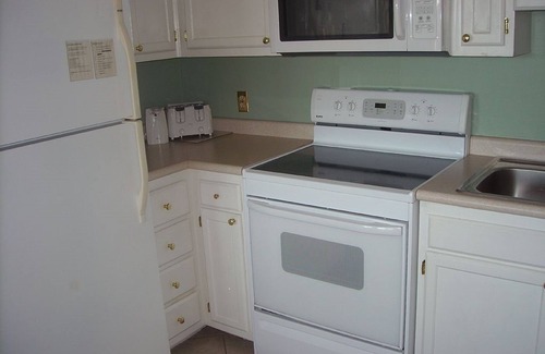 Folly Field Condo | Ocean View 3rd Floor Admirals Row Hilton Head Beach & Tennis 2BR/2BA Condo