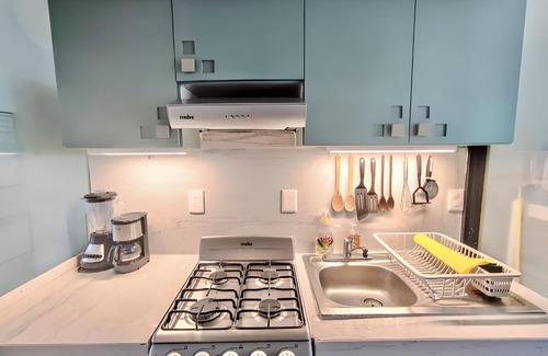 Zona Hotelera Condo | ✽ OCEAN VIEW and BEACH FRONT ✽ 4 adults + kid + bby