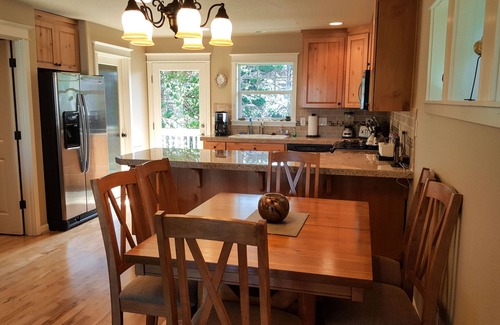 Oceanside House | Ocean view and less than a 5 minute drive to the beach!