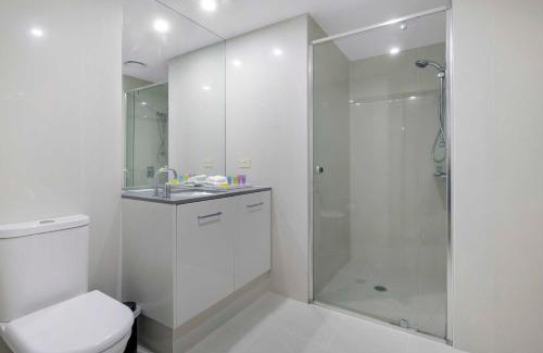 Surfers Paradise Apartment | Ocean View Apartments with Balcony - Circle on Cavill - Central Location! - Self Contained & Privately Managed