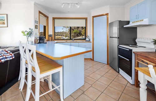 Bicheno House | Ocean View Beach House - Pet Friendly!
