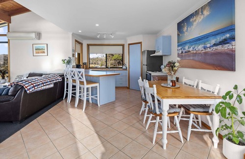 Bicheno House | Ocean View Beach House - Pet Friendly!