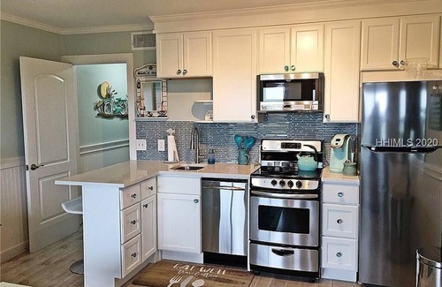 Hilton Head Island Villa | Ocean view - Beautiful Penthouse Condo - Large heated pools & Hot Tubs!