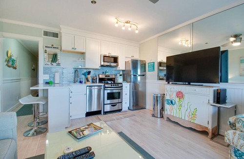 Hilton Head Island Villa | Ocean view - Beautiful Penthouse Condo - Large heated pools & Hot Tubs!