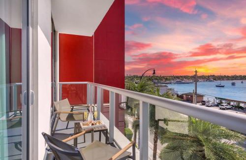 Hollywood Lakes Apartment | Ocean View - Balcony - Hollywood Beach Broad-walk