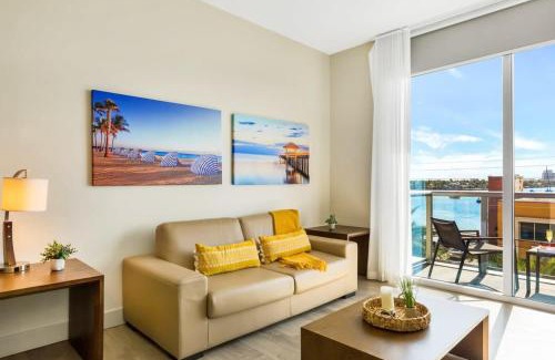 Hollywood Lakes Apartment | Ocean View - Balcony - Hollywood Beach Broad-walk
