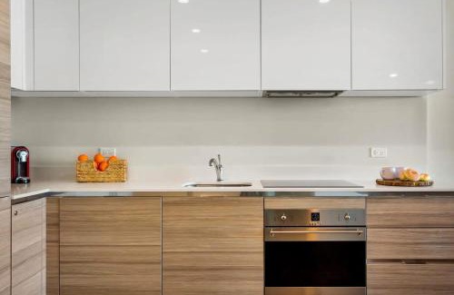 Hollywood Lakes Apartment | Ocean View - Balcony - Hollywood Beach Broad-walk