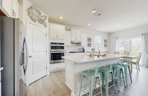 Ocean View House | Ocean View Beach Club house with community pool, sauna, tennis, fitness center