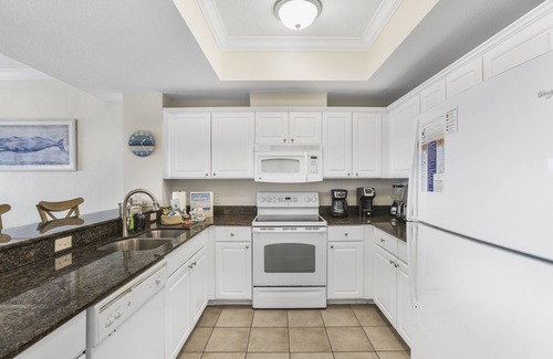 Gulf Shores Condo | Ocean View Beachfront +In/Outdoor heated pool