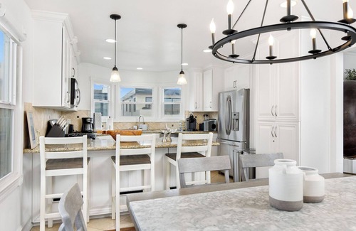 Gas Lamp Section House | OCEAN VIEW/Breathtaking 6 Bedroom/AC/Walk to Beach!