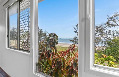 Keppel Sands House | Ocean View Bungalow!