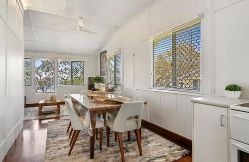 Keppel Sands House | Ocean View Bungalow!