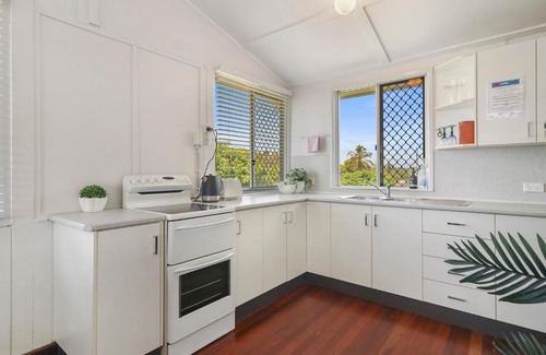 Keppel Sands House | Ocean View Bungalow!
