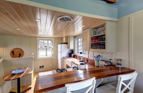 Tolovana Park Cottage | Ocean View Charmer, Custom with Great Room Concept, Steps from the Beach