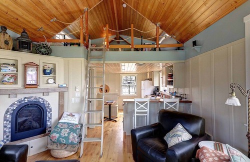 Tolovana Park Cottage | Ocean View Charmer, Custom with Great Room Concept, Steps from the Beach
