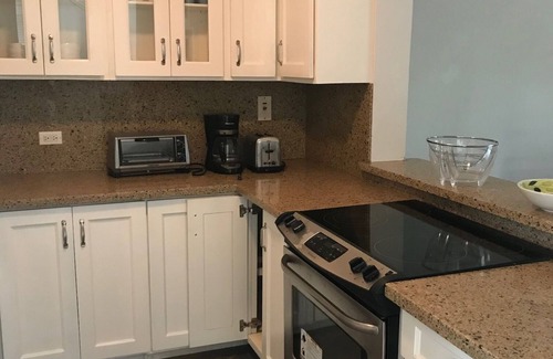 Orange Bay House | Ocean View Condo.IN NEGRIL