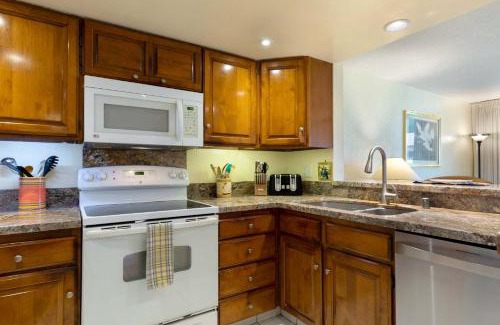 Kahaluu Bay House | Ocean View Condo in White Sands Village
