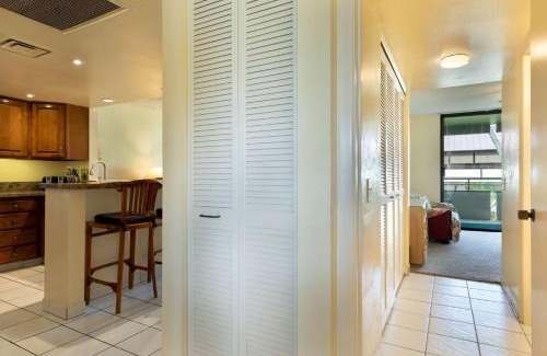 Kahaluu Bay House | Ocean View Condo in White Sands Village
