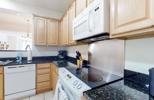 Sandbridge Condo | Ocean View Condo Steps from the Beach with Fast WiFi & On-Site Pool/Gym