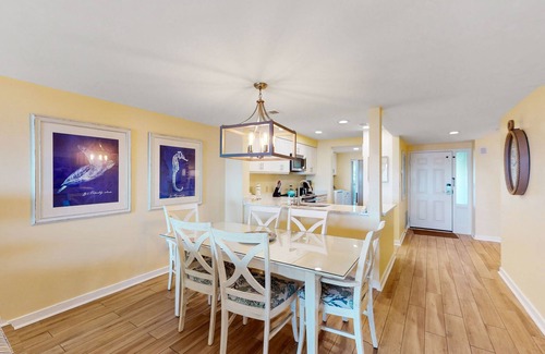 Palmetto Dunes Condo | Ocean view condo w/shared pool - steps to beach Near shopping, golf & more