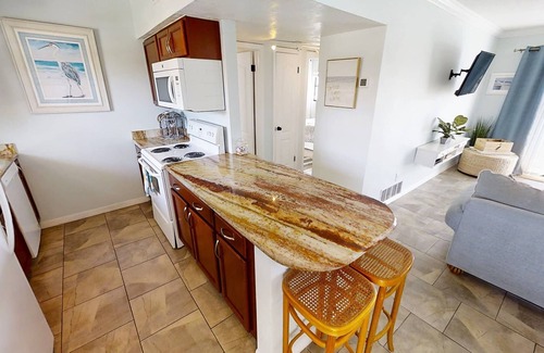 Ormond-by-the-Sea Condo | OCEAN VIEW CONDO w/Pool, Cable, Wifi, BEACH ACCESS. Ormond-by-the-Sea