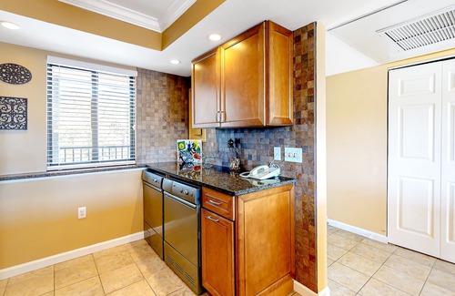 Folly Field Condo | Ocean View Condo with Shared Hot Tub, Pool, and More - Close to the Beach