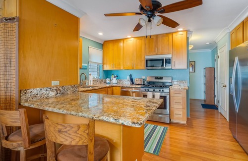 Ualapue Apartment | Ocean-view condo with private balcony, washer/dryer, & shared pool/tennis courts
