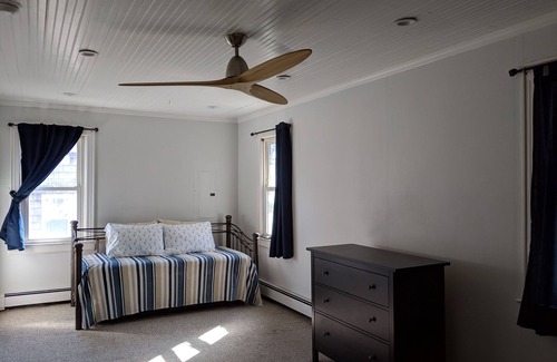 Long Beach House | Ocean View Deck, 1 Min. Walk to Ocean & Restaurants. West End South! 2 Bedroom